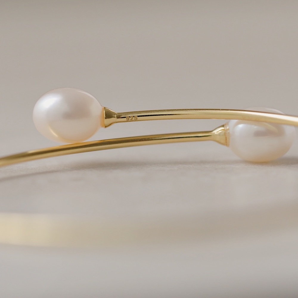 Dainty Pearl Bracelet | 14k Gold Plated - Picture 4 of 6